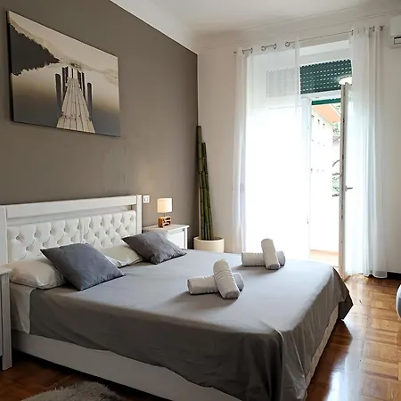 Urban Living - Center - Vatican - Metro